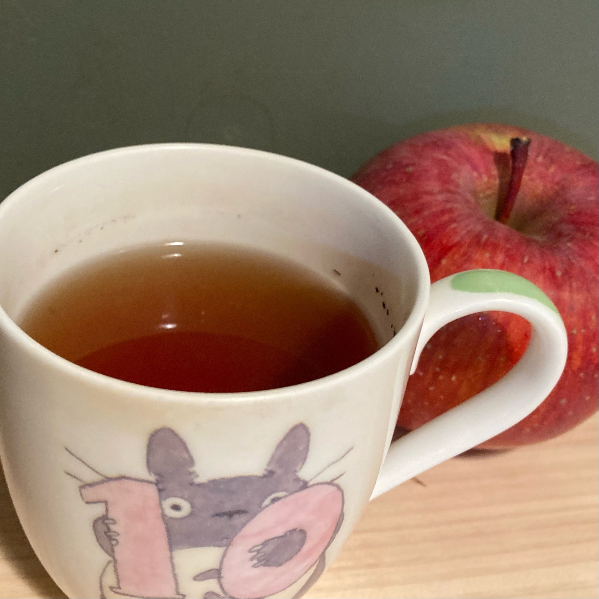 りんごの皮で ほんのりりんごtea レシピ 作り方 By 好き嫌い大王の料理番 楽天レシピ