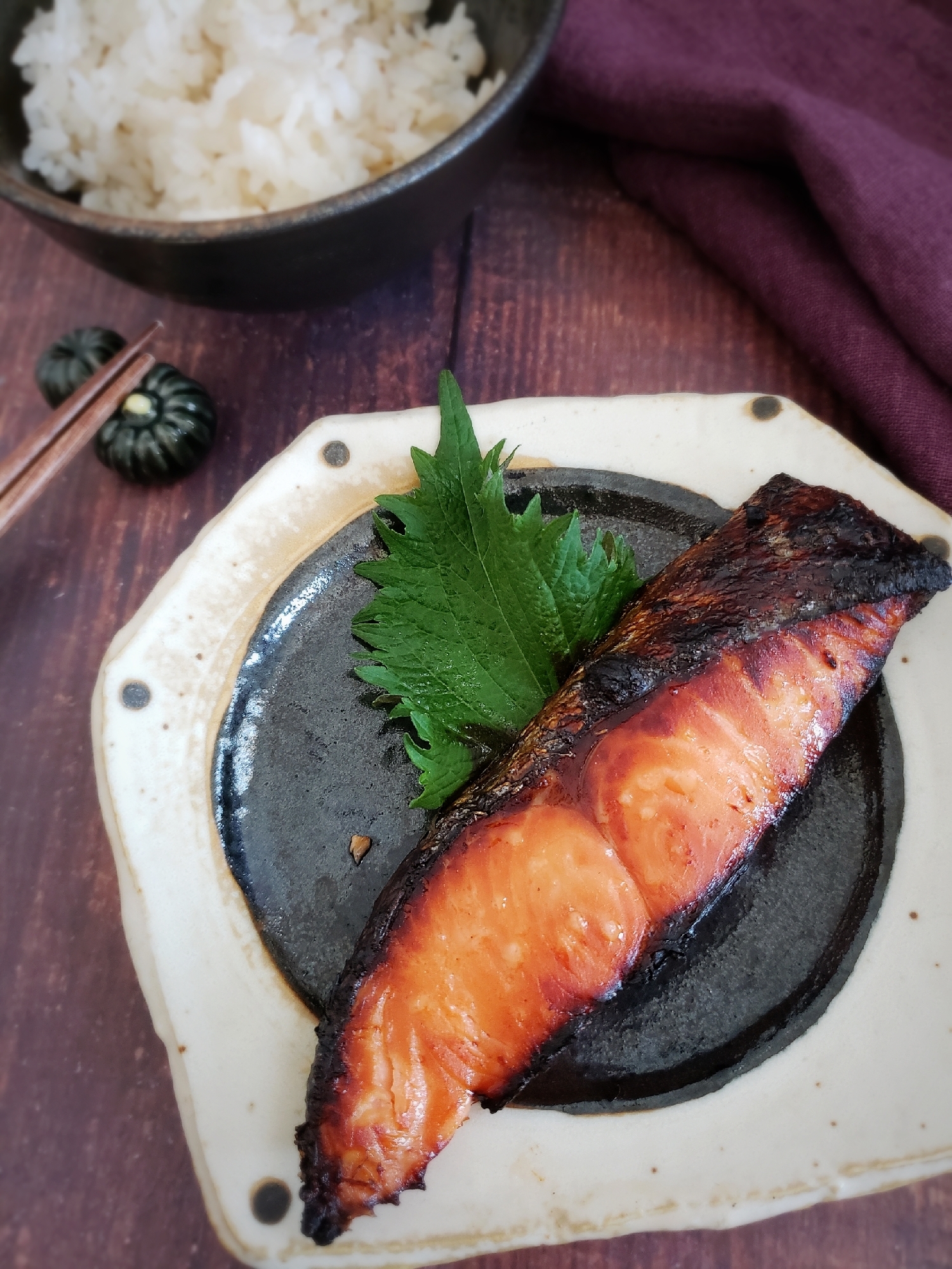 漬けて焼くだけ！塩鮭の味噌漬け焼き