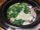 鶏肉と白菜と春菊の白だし鍋