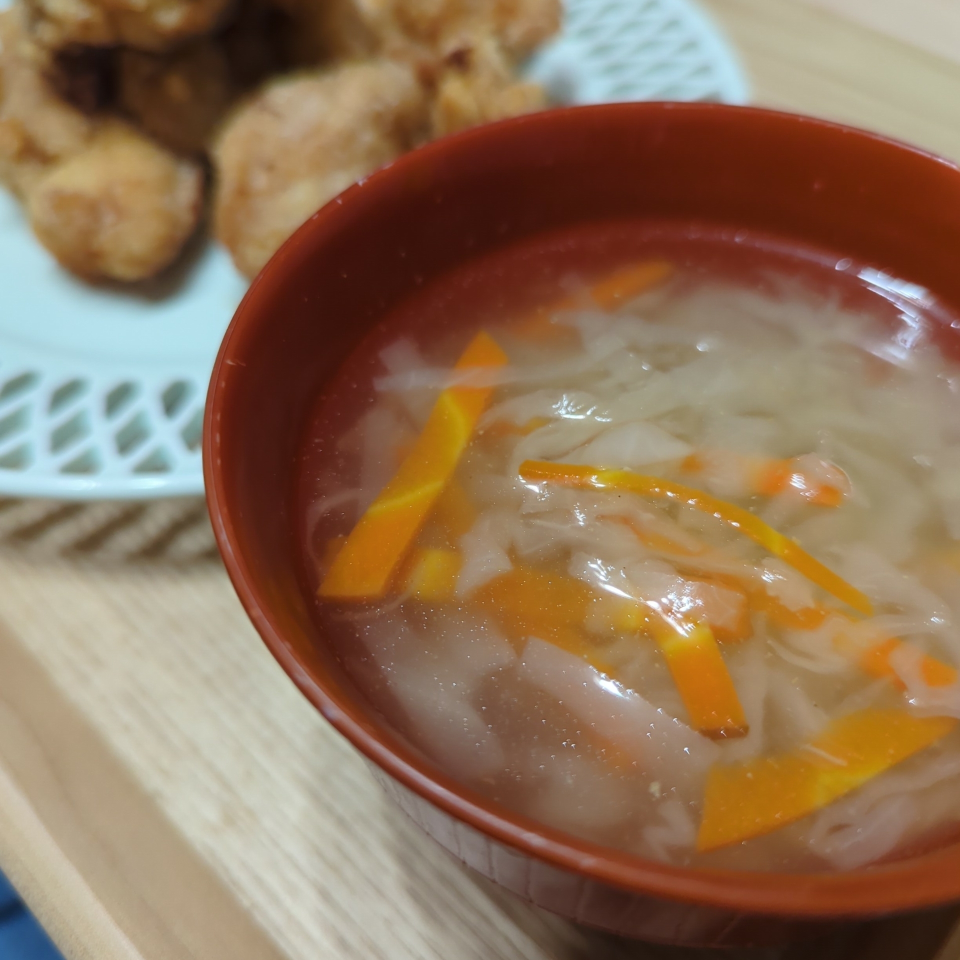 キャベツと人参のコンソメスープ