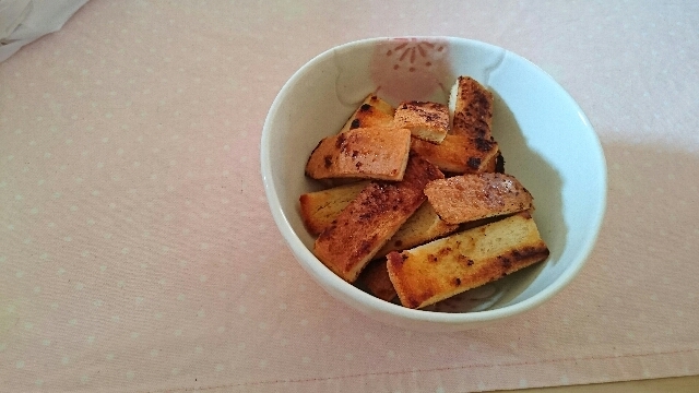 食パンの耳でサクサクおやつラスク