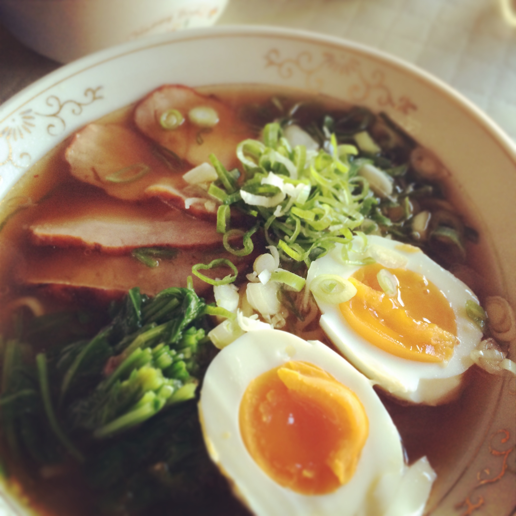 インスタント麺にひと手間★ねぎチャーシューラーメン