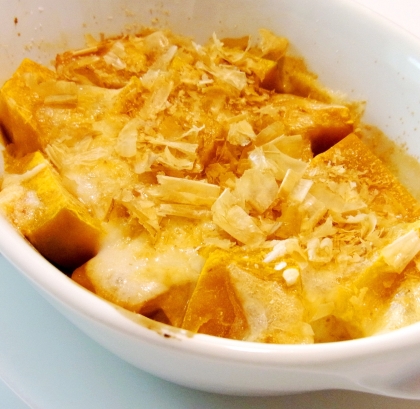 かつおぶしとお醤油がかぼちゃによく合い、チーズもとろーりとして、とてもおいしかったです♪
ごちそうさまでした☆