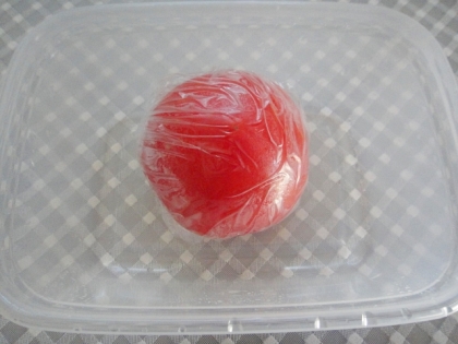 ラップで★トマトの冷蔵保存方法