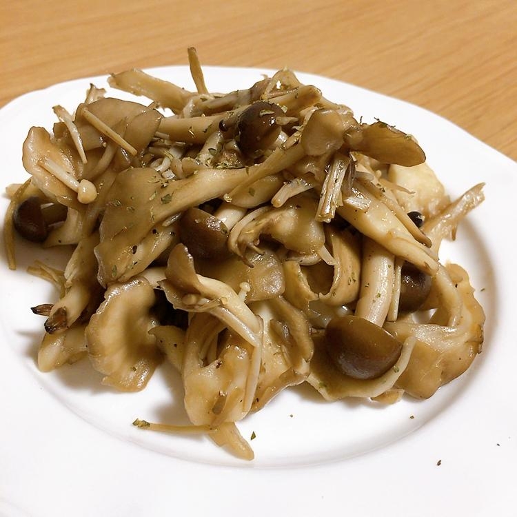 腸活にも◎きのこのオリーブソテー★*。