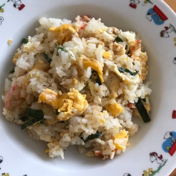 ニラとカニカマのめんつゆチャーハン レシピ 作り方 By ボンド子 楽天レシピ ニラとカニカマのめんつゆチャーハン レシピ 作り方 By ボンド子 楽天レシピ