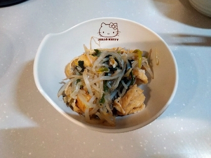 もやしとほうれん草、鶏むね肉のオイスター炒め