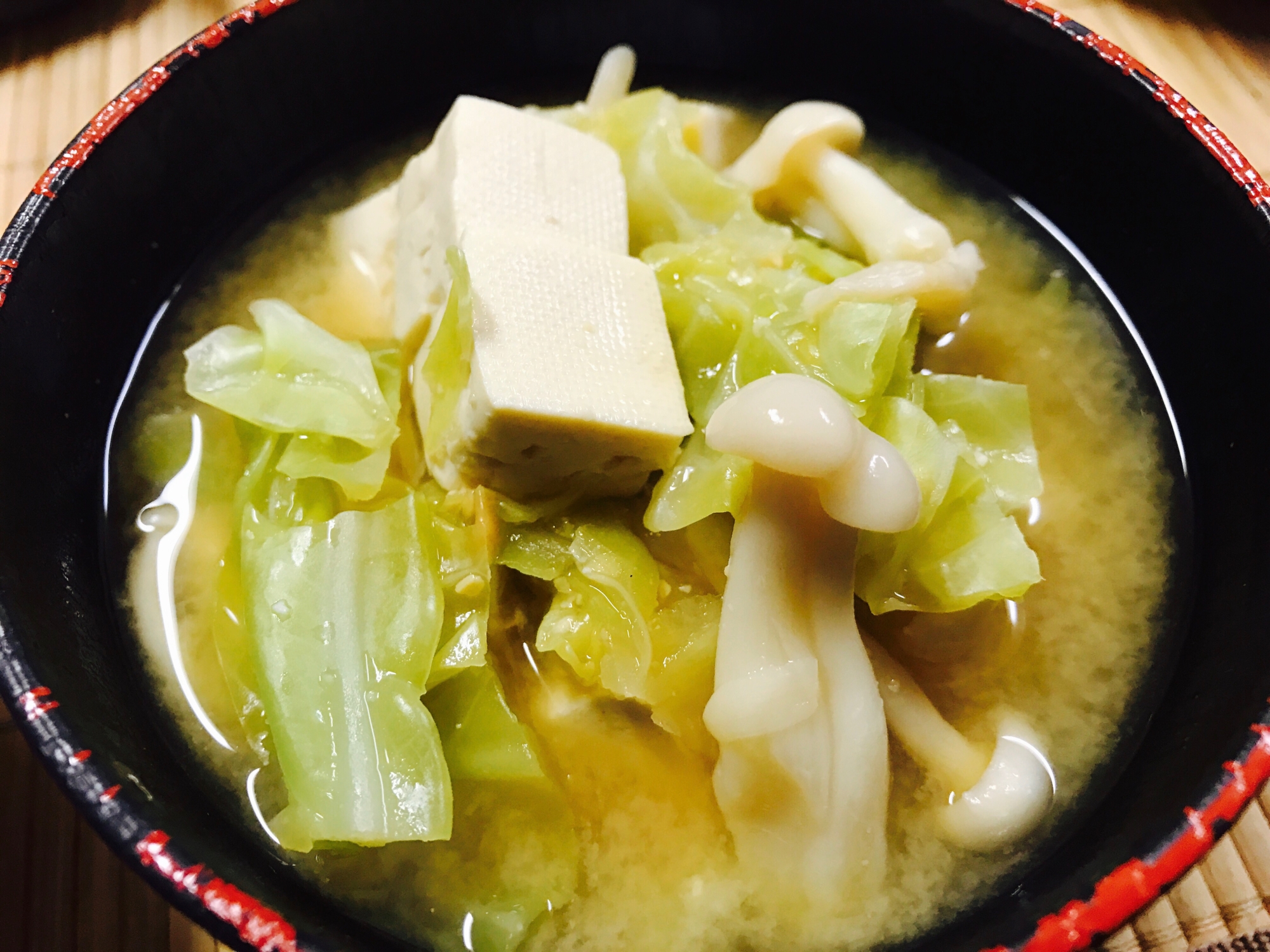 キャベツ&ブナピー&豆腐の味噌汁