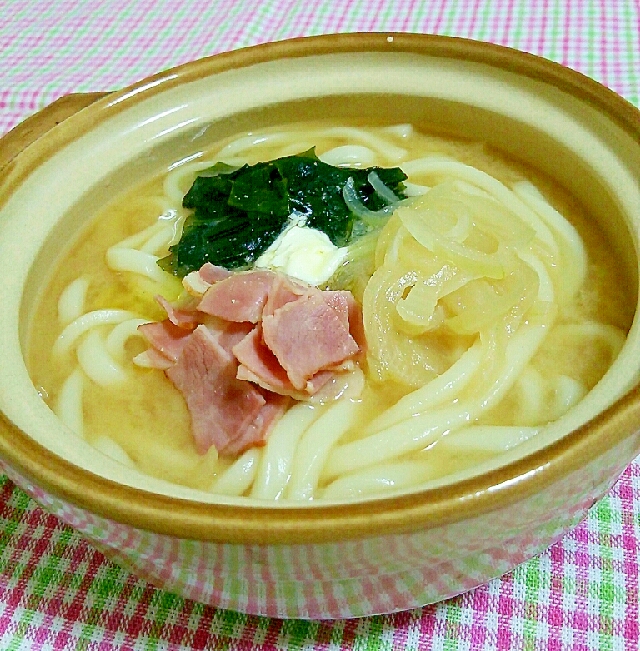 味噌バター煮込みうどん