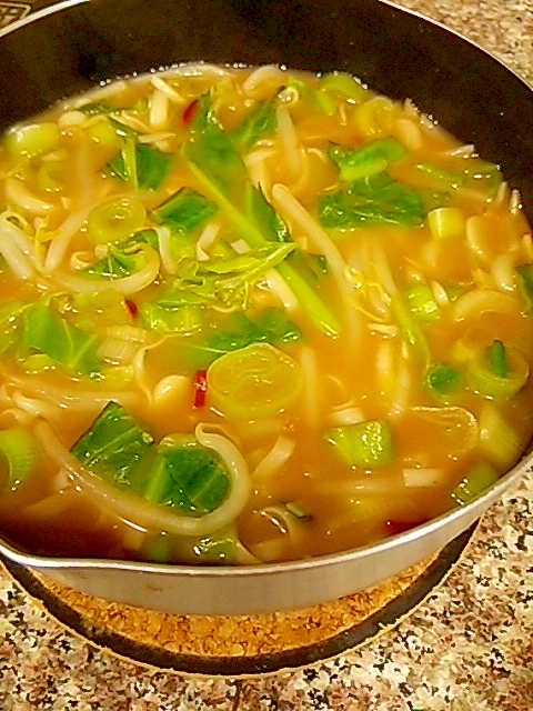 とんこつ醤油の野菜たっぷりスープ