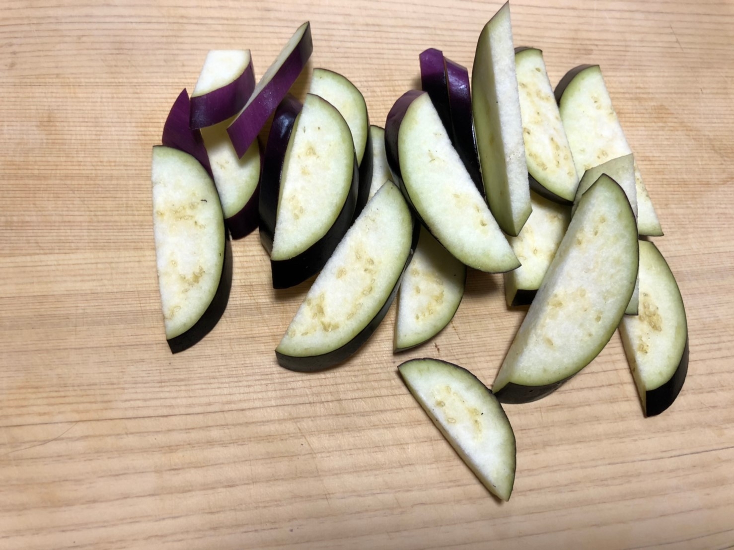 ごま油香るナスの味噌汁 やる気 レシピ 作り方 By たこべいべい 共働き夫婦の言い訳料理ブログ 楽天レシピ ごま油香るナスの味噌汁 やる気 レシピ 作り方 By たこべいべい 共働き夫婦の言い訳料理ブログ 楽天レシピ