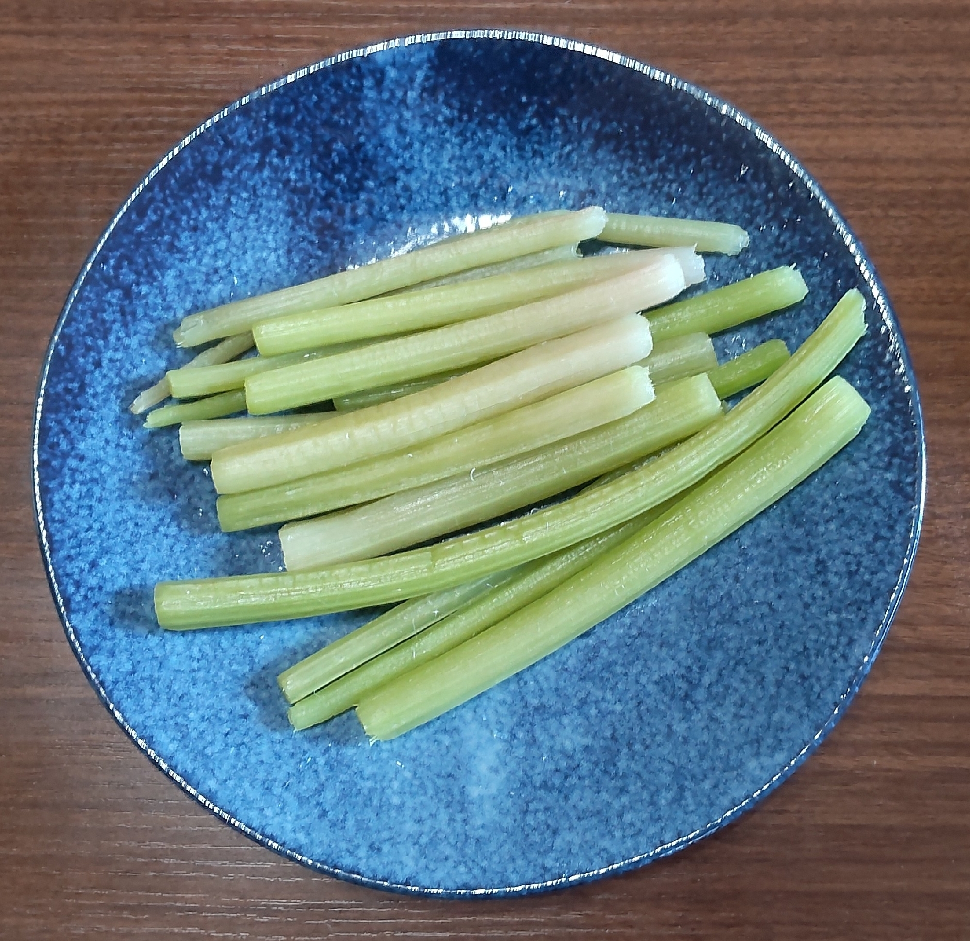 山菜を美味しく頂く為に フキの下処理 レシピ 作り方 By ちょこちっぷくっきー 楽天レシピ