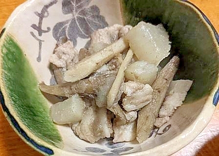 大根・ごぼう・豚肉の　ほっこり煮物