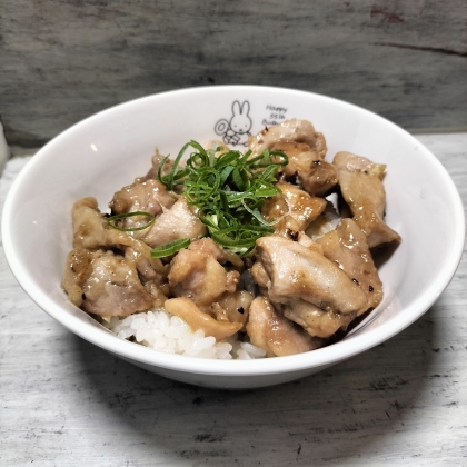 やきとり丼　焼鳥丼