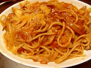 キャベツとチキンのトマトソースパスタ