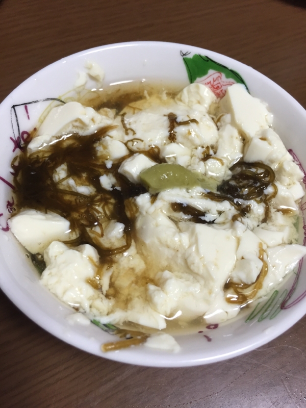 簡単すぎる！豆腐のもずく和え