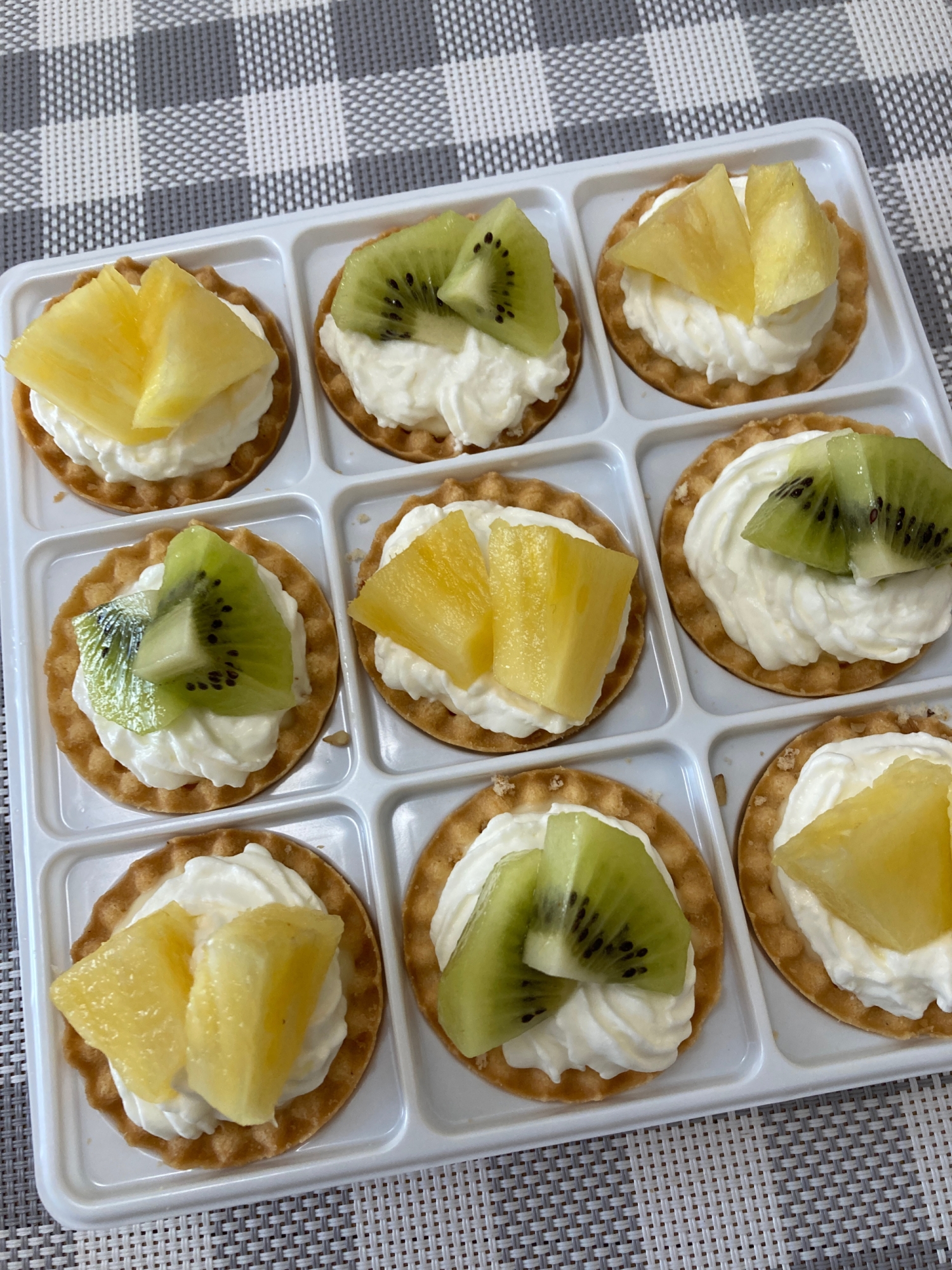 タルトカップを使って簡単プチケーキ レシピ 作り方 By 紅蓮華 楽天レシピ タルトカップを使って簡単プチケーキ レシピ 作り方 By 紅蓮華 楽天レシピ