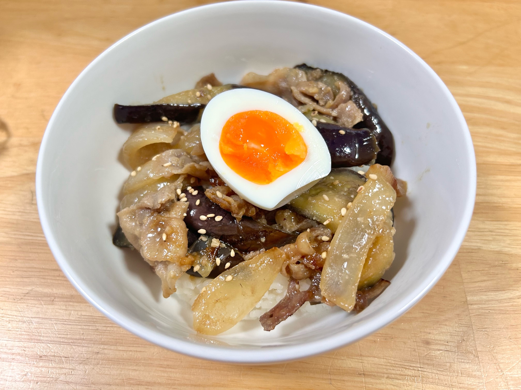 豚バラとなすの味噌ダレ丼