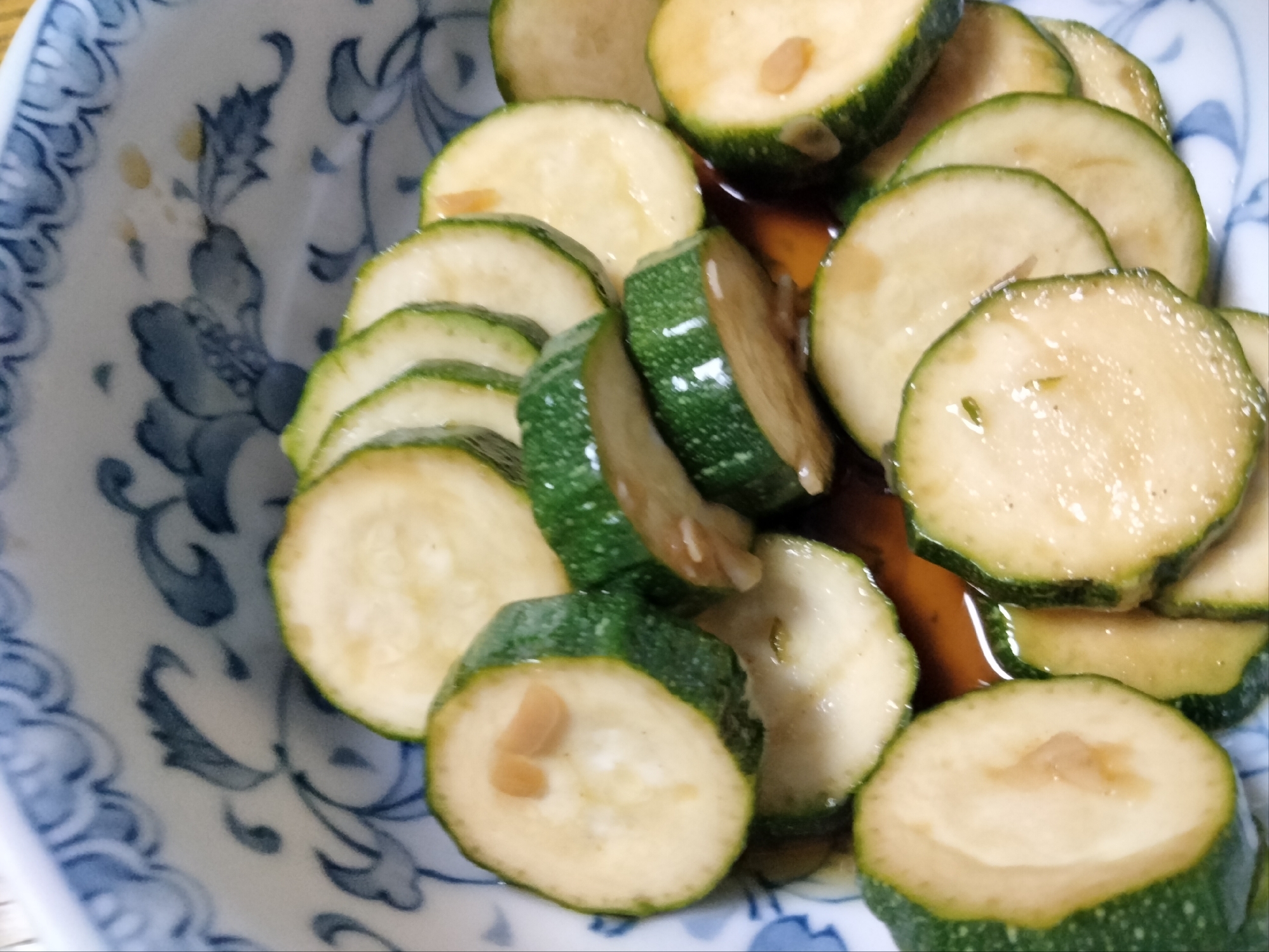 ズッキーニのニンニク醤油漬け