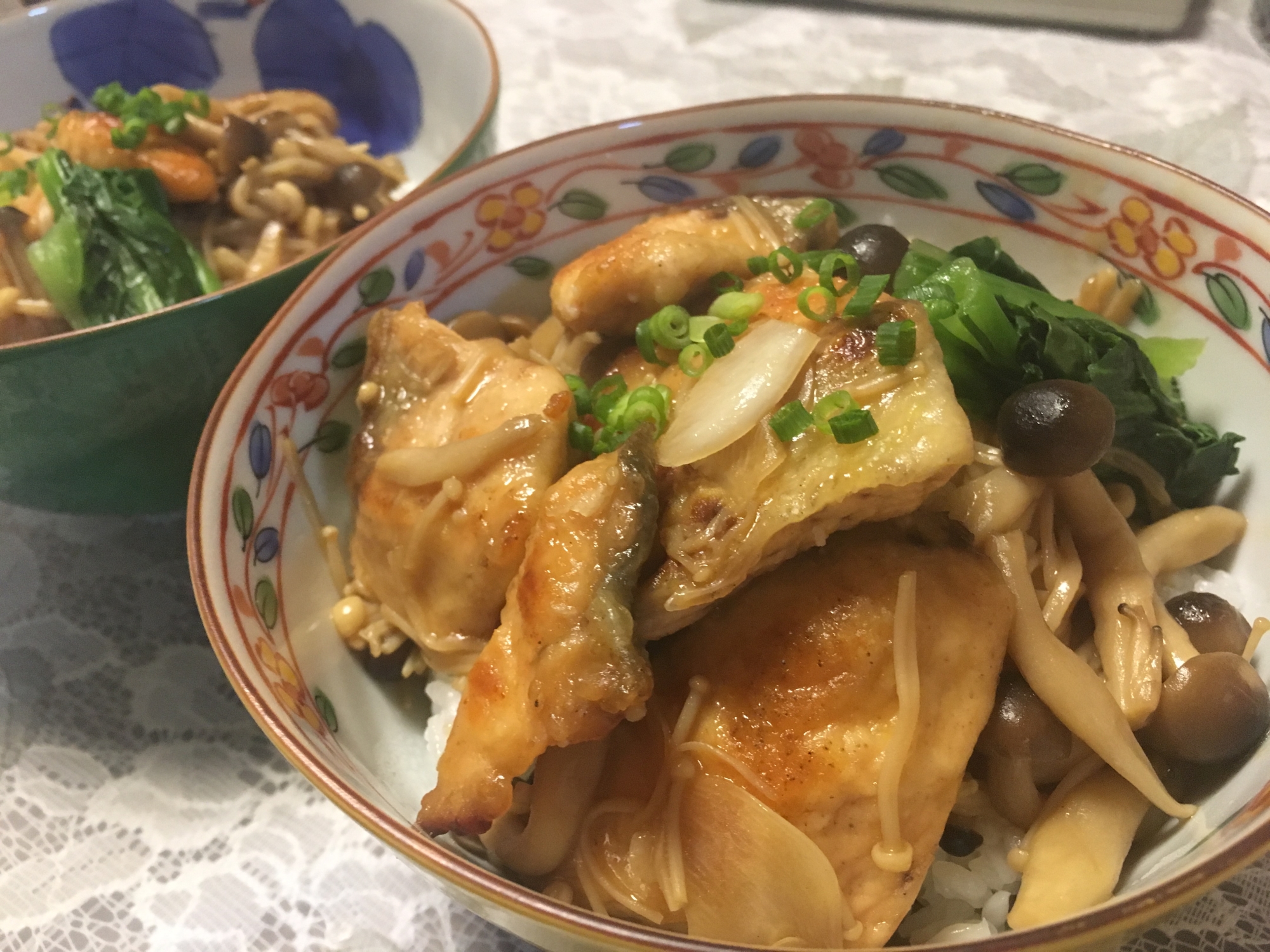 バター醤油で★鮭ときのこ丼★