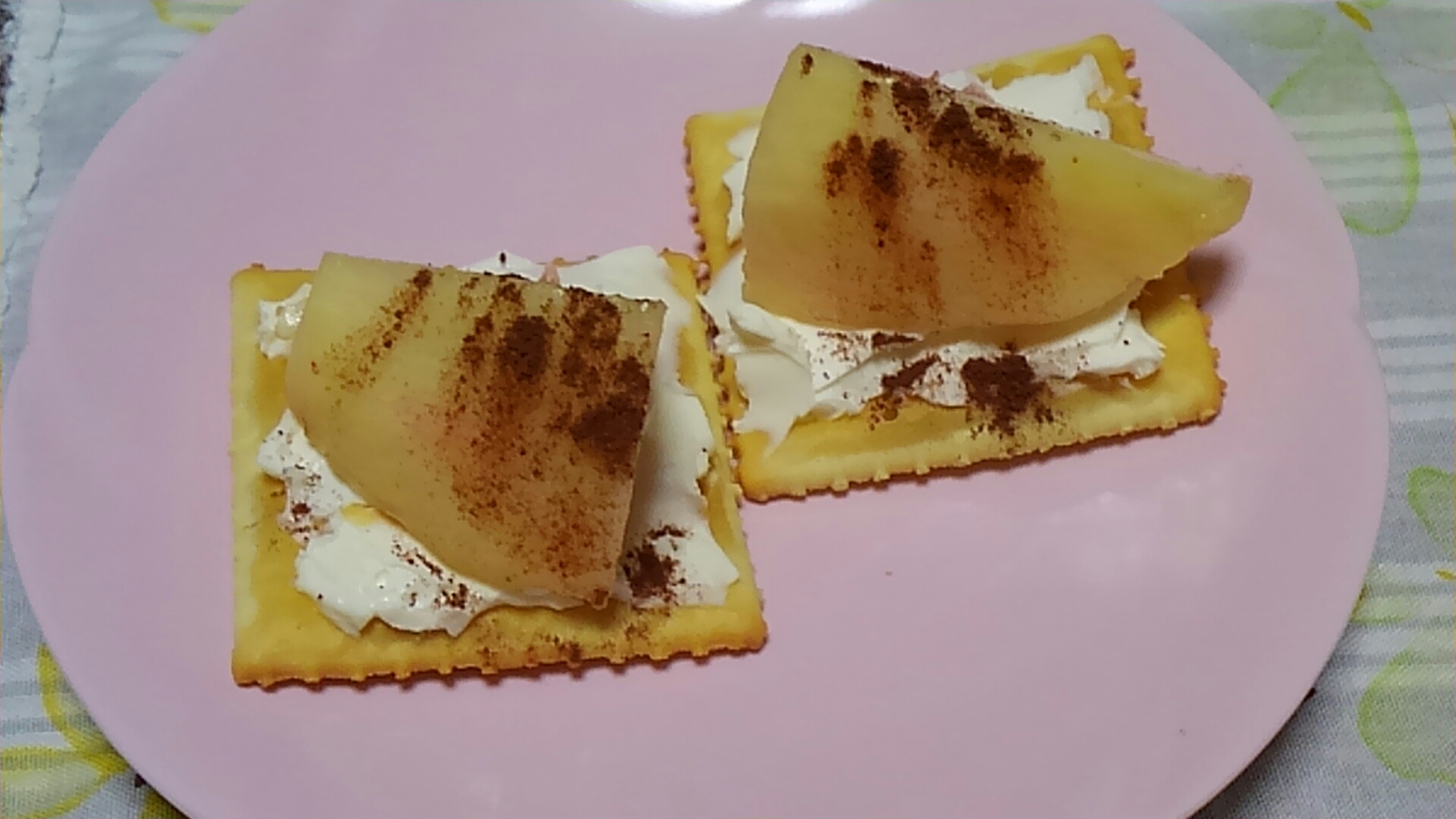 クリームチーズと桃とココアのクラッカー レシピ 作り方 By ミニー7015 楽天レシピ