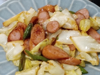 創味シャンタンで　ウインナー野菜炒め