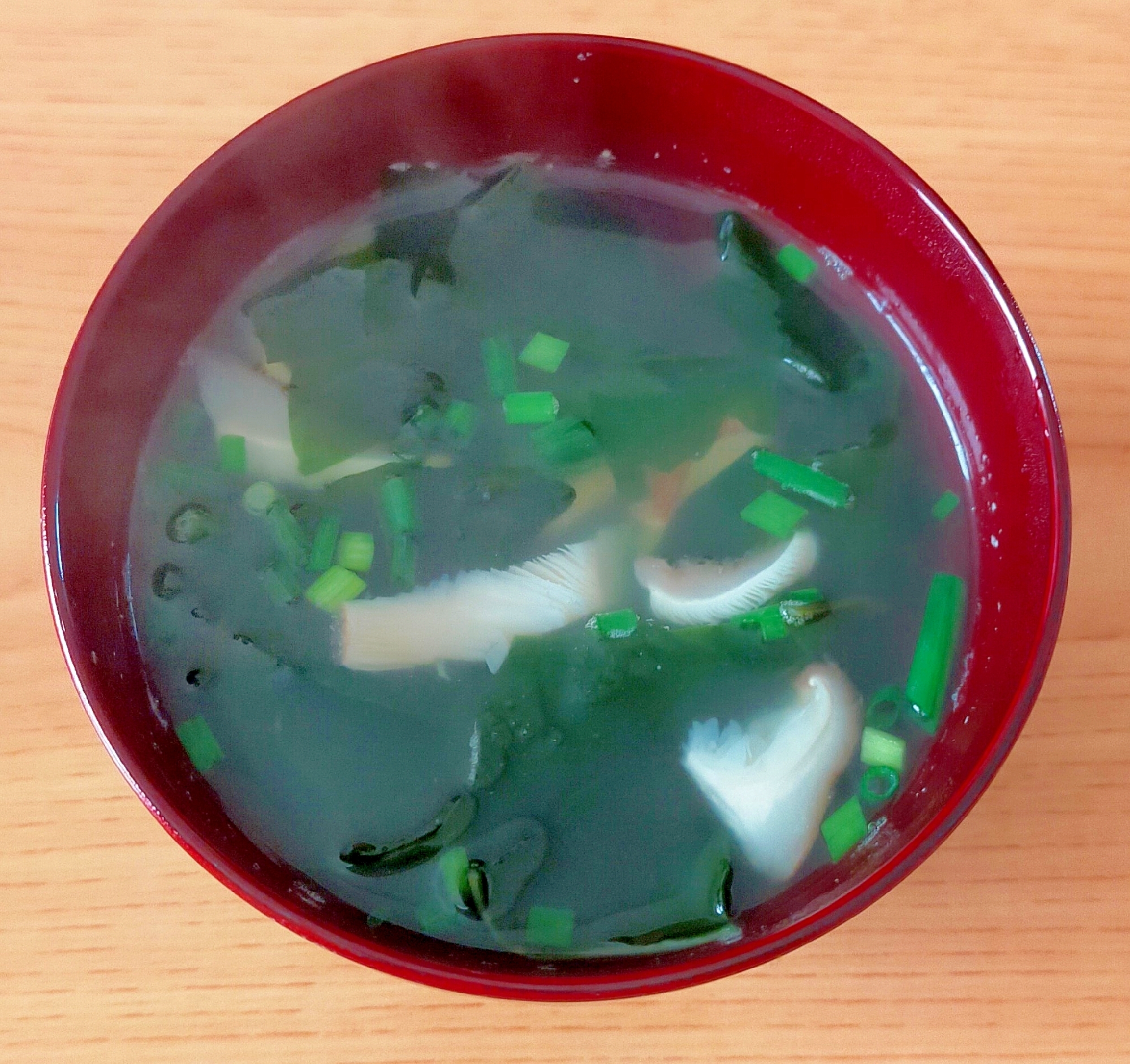 わかめとしいたけの中華スープ