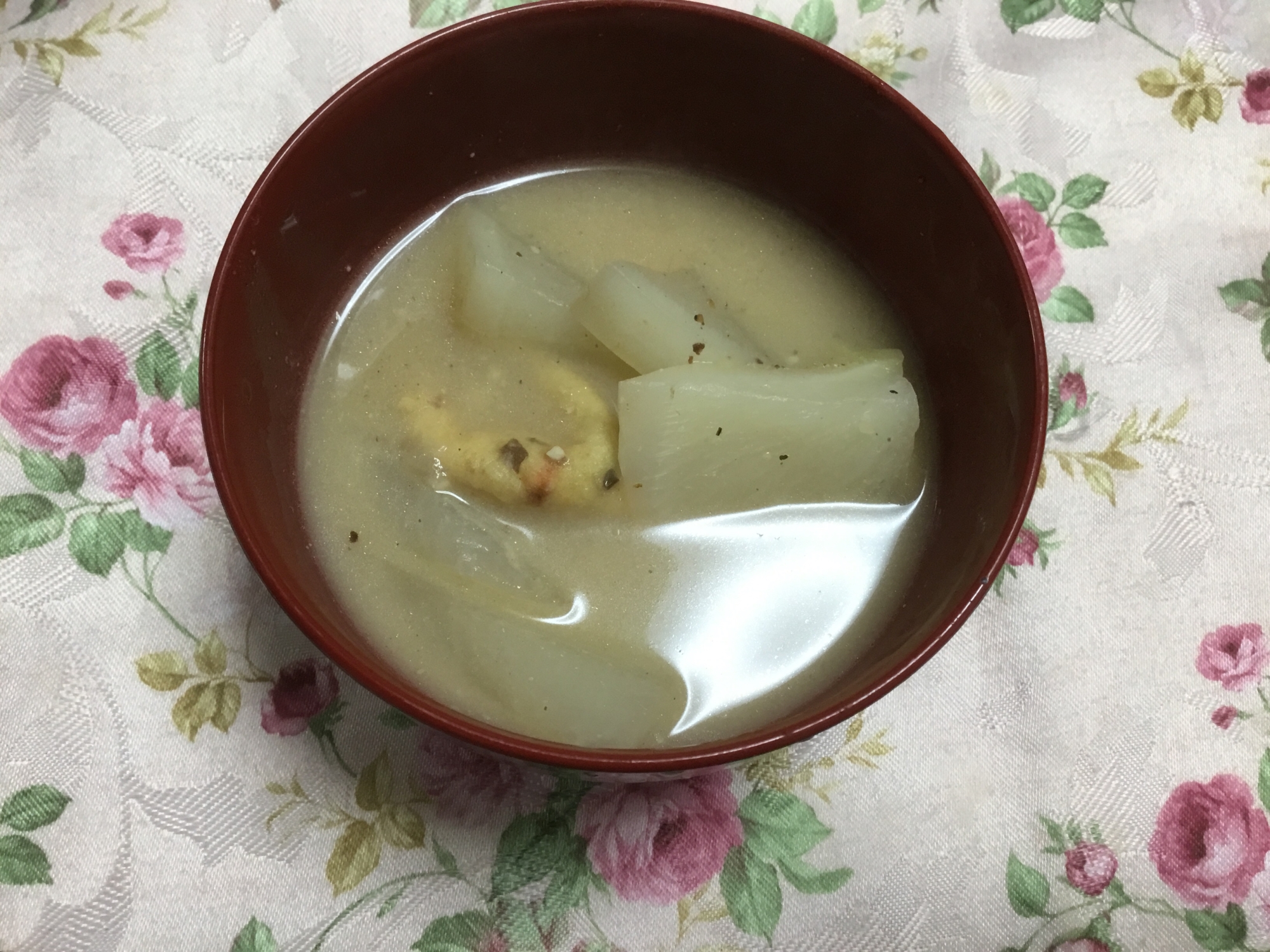 カブとひきわり納豆の味噌汁