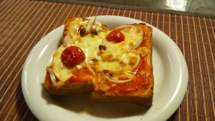 簡単手作りピザソースで、とっても美味しいトーストが出来ました(^^)