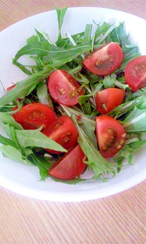 水菜とミニトマトのサラダ