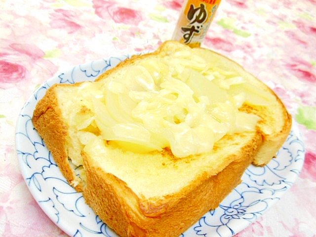 フライパンｄｅ❤白桃と蜂蜜チーズの柚子トースト❤