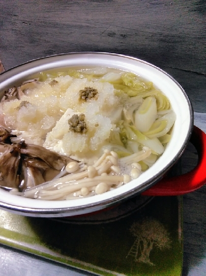 きょうはこちらも♡大根おろしと柚子胡椒で美味しい湯豆腐鍋できました٩(ˊᗜˋ*)و✨すっかり温まりました♪明日から寒くなりそう…お風邪ひかれませんように！