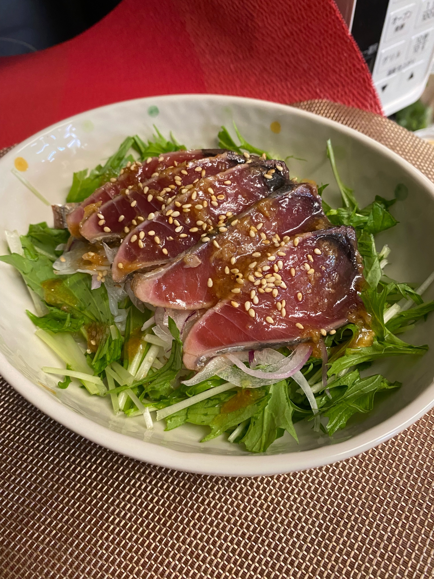 梅ドレッシングで❣️さっぱり鰹のタタキ丼（酢飯）