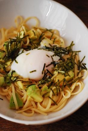 パスタの素で簡単!アボカドと明太子のパスタ