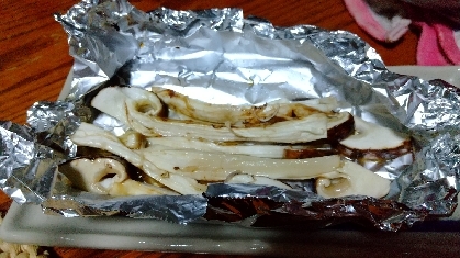 松茸のクシャクシャホイル蒸し焼き（塩味）