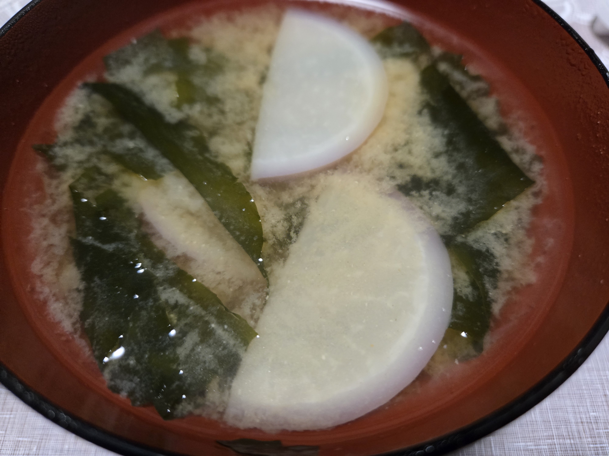 わかめとカブのお味噌汁