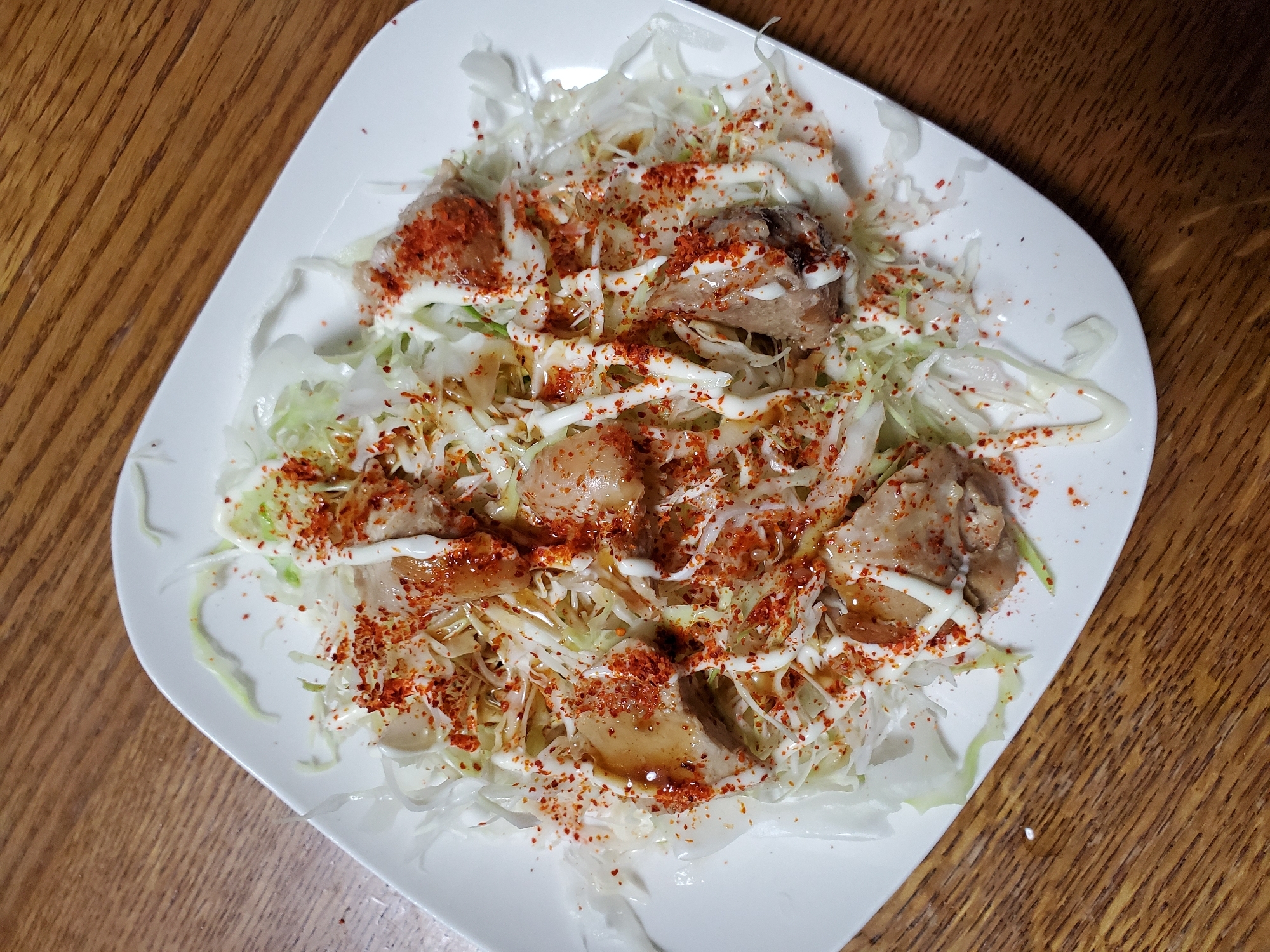 鶏チャーシューのピリ辛サラダ