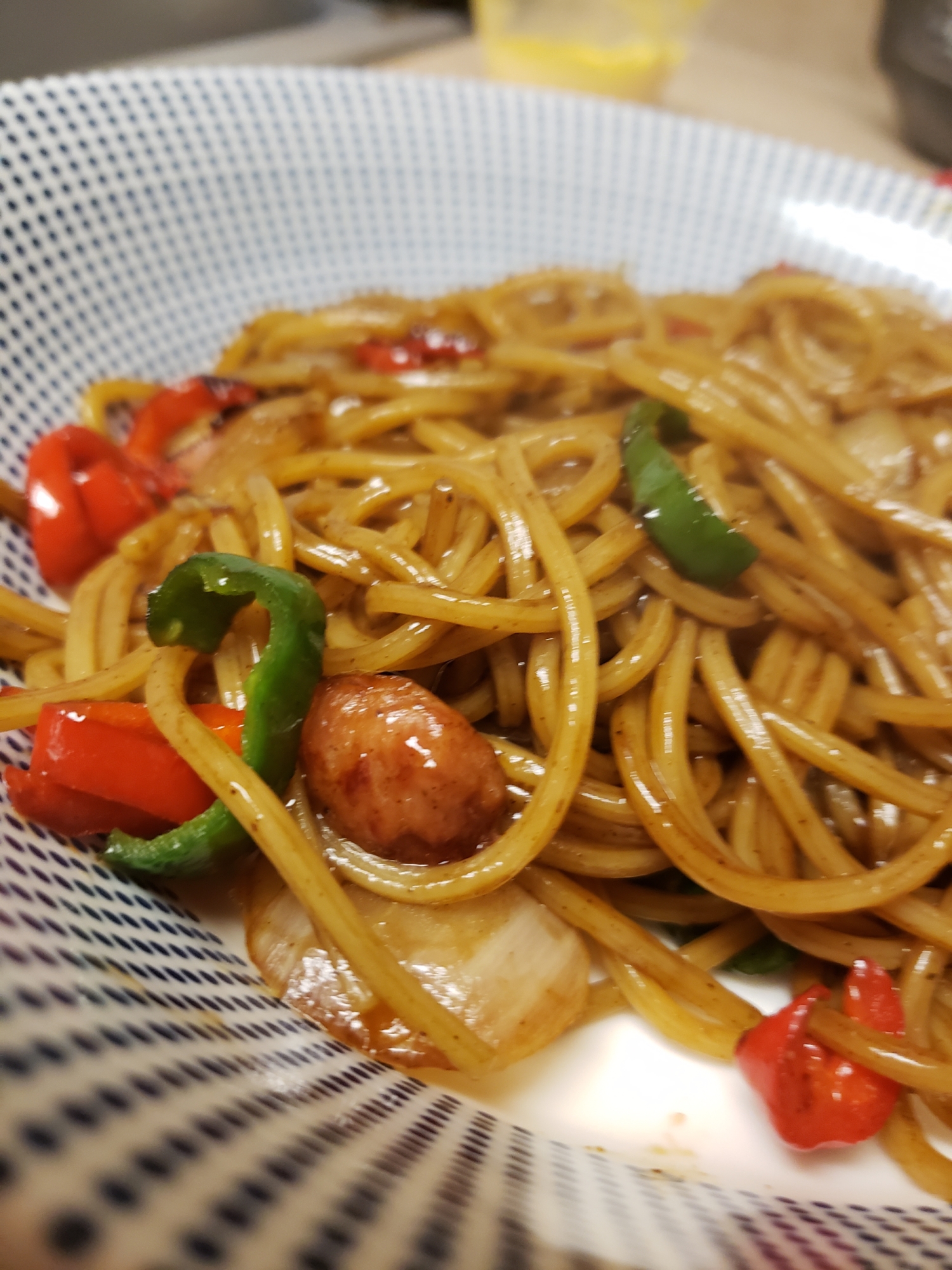 パプリカとウィンナーの焼きそば