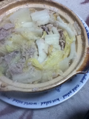 生姜ぽかぽか、白菜と肩ロース肉のミルク鍋。