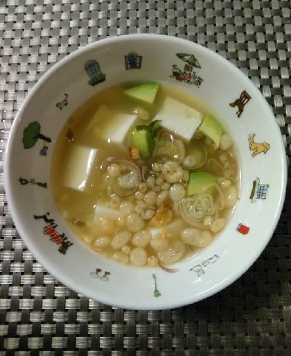 若いアボカドで美味❤豆腐の味噌汁♪（天かす他）