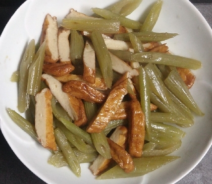 こんにちは〜敷地内に自生しているふきで美味しくいただきました(*^^*)レシピありがとうございます。