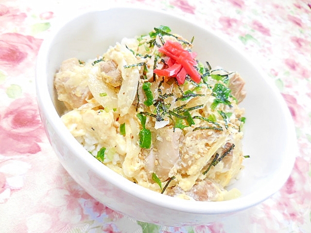 ❤鶏と豚の卵とじ丼❤