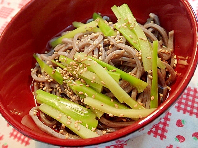 麺つゆで　ブロッコリーの芯のせお蕎麦♬