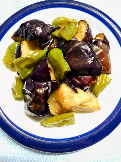 甘長とうがらしと茄子の炒め煮♩ご飯によく合います