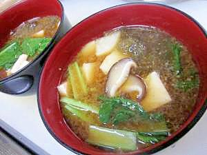 朝の１００レシピ　83）里芋と豆腐の味噌汁