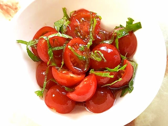初夏にピッタリ!ミニトマトと青じそのさっぱりサラダ