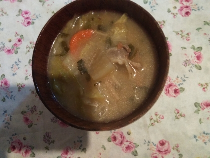 野菜たっぷり豚汁