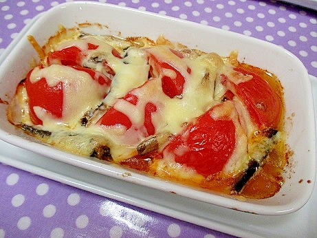 オイルサーディンのトマトのチーズ焼き