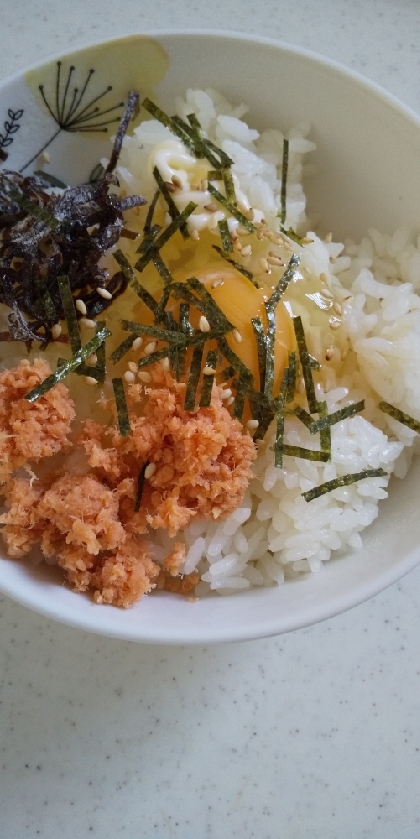 鮭マヨ紫蘇こんぶ入り卵かけご飯