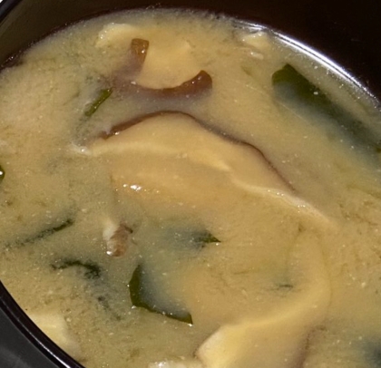 大根と椎茸と小ねぎの味噌汁